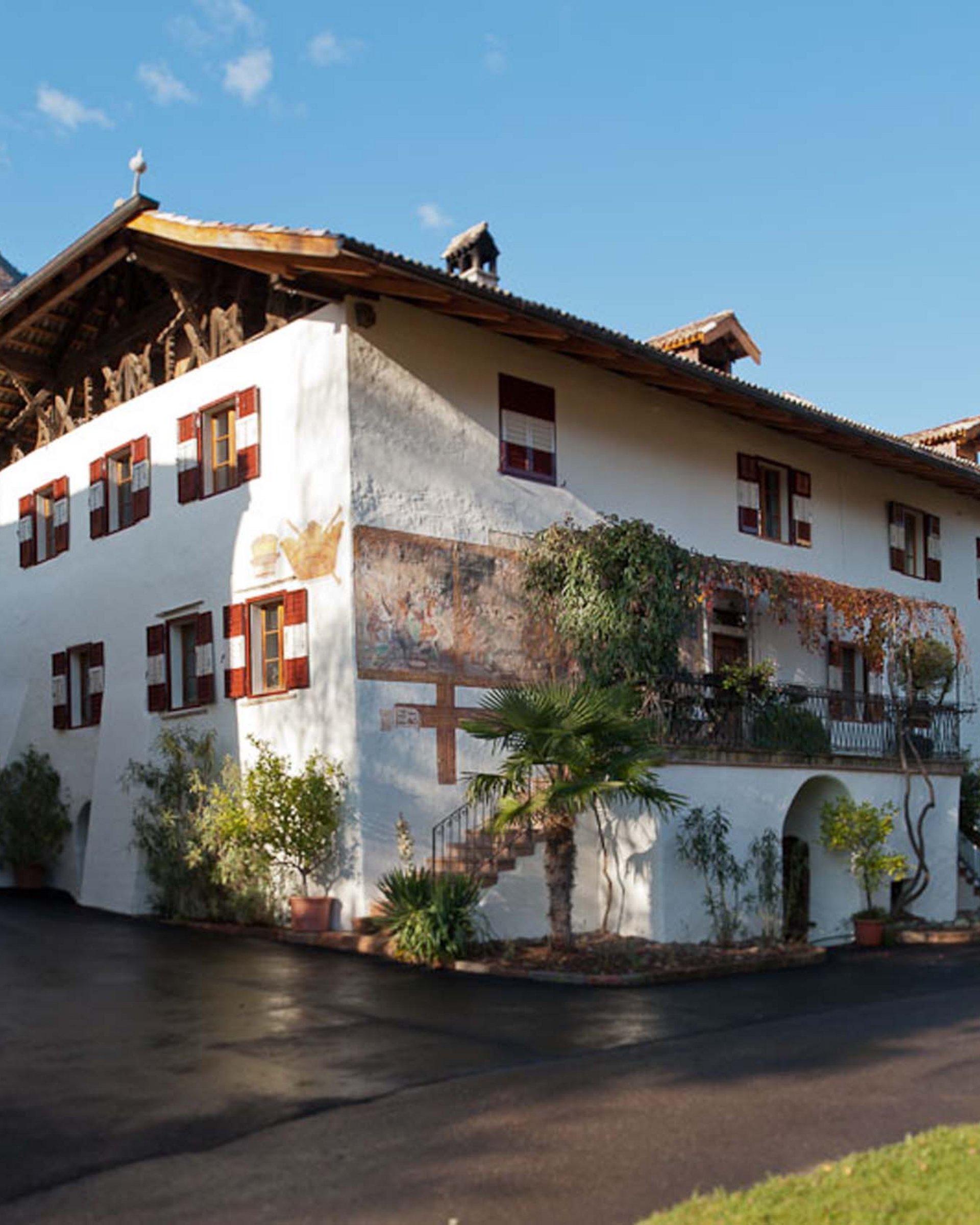 Dach begrünen. Natur lieben. Dich glücklich sehen. Das Team. Dach begrünen. Natur lieben. Dich glücklich sehen. Das Team.