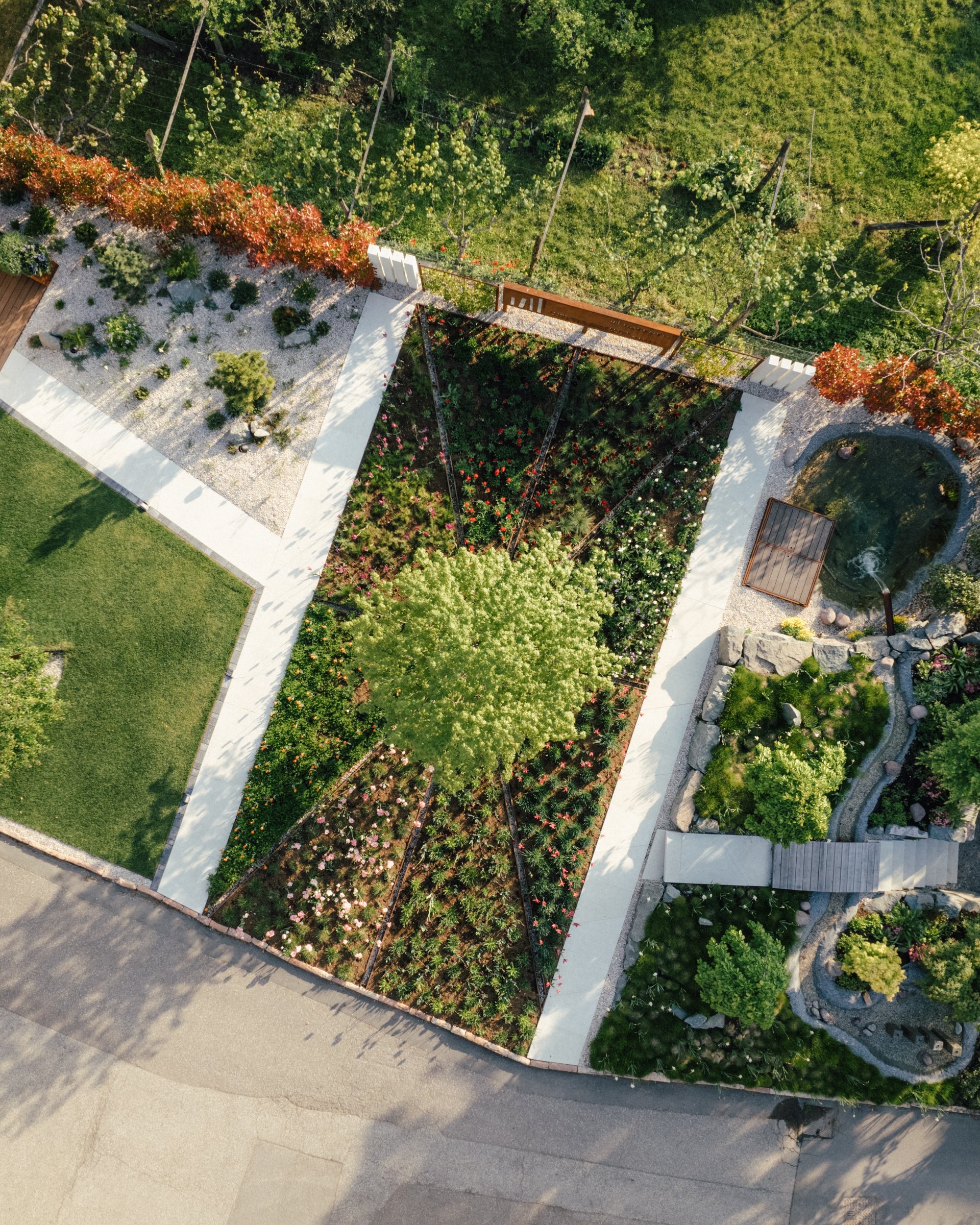 Aufbau Gründach? Ab in den Showroom! Aufbau Gründach? Ab in den Showroom!