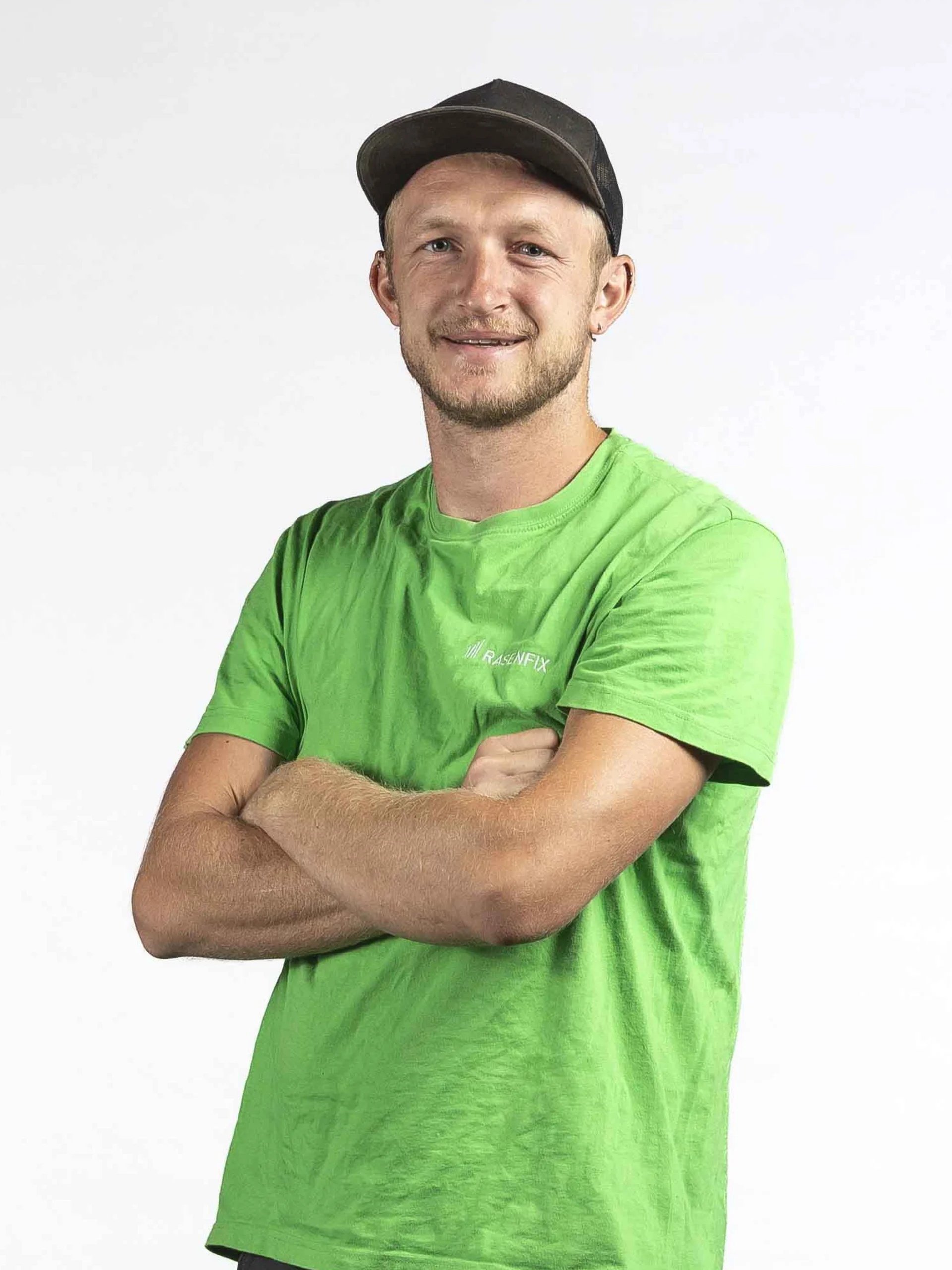 Dach begrünen. Natur lieben. Dich glücklich sehen. Das Team. Dach begrünen. Natur lieben. Dich glücklich sehen. Das Team.