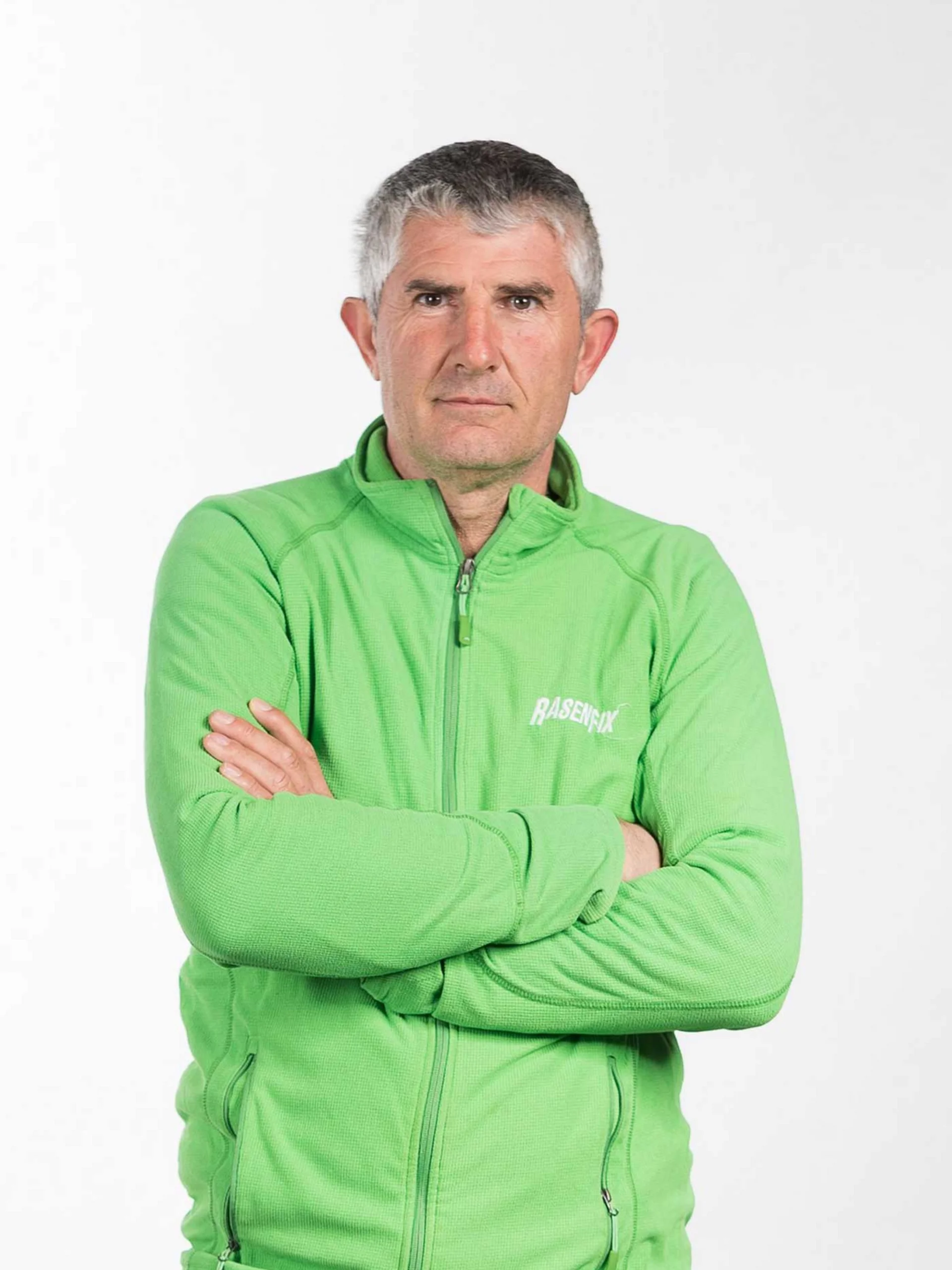 Dach begrünen. Natur lieben. Dich glücklich sehen. Das Team. Dach begrünen. Natur lieben. Dich glücklich sehen. Das Team.