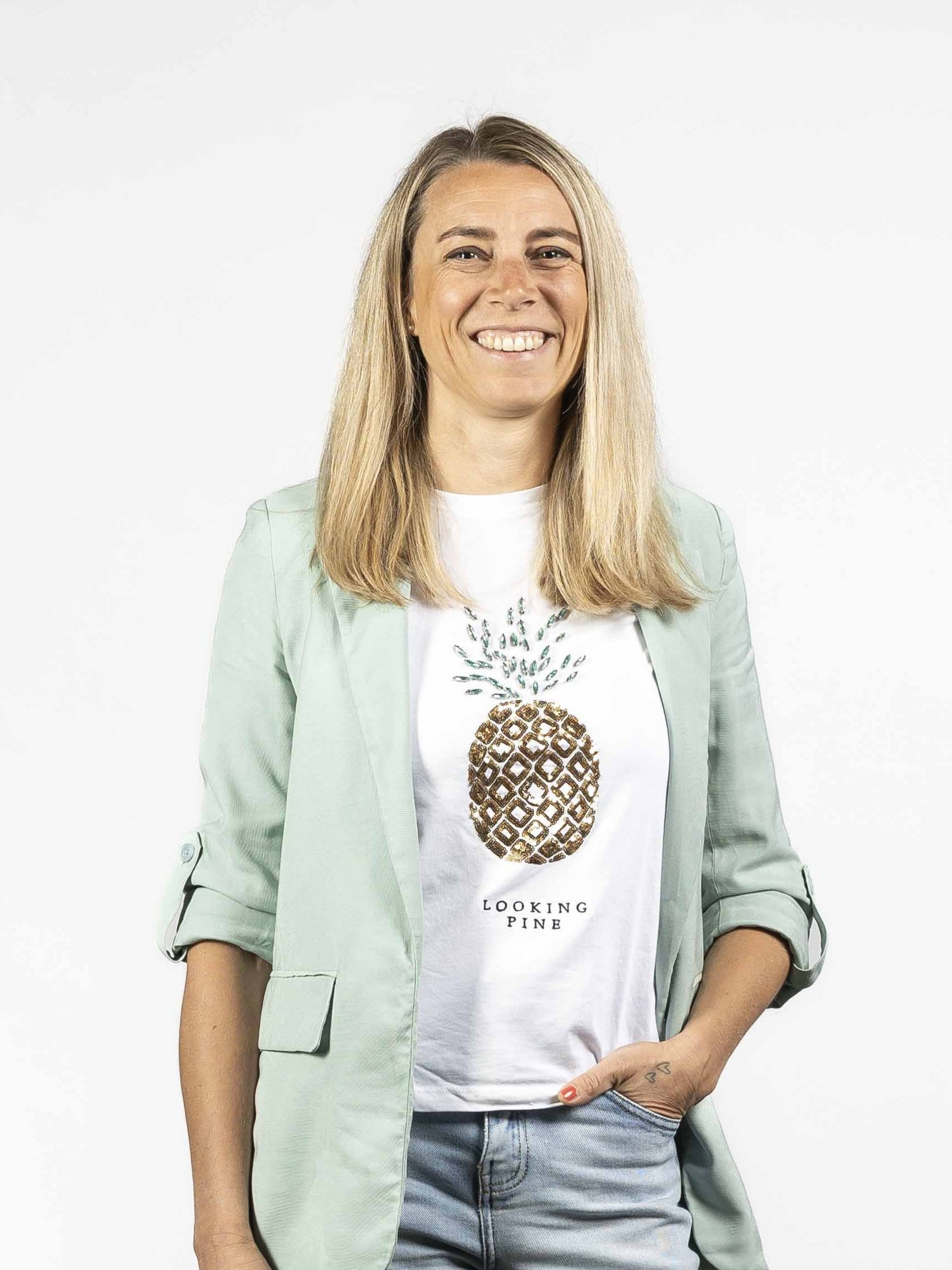 Dach begrünen. Natur lieben. Dich glücklich sehen. Das Team. Dach begrünen. Natur lieben. Dich glücklich sehen. Das Team.