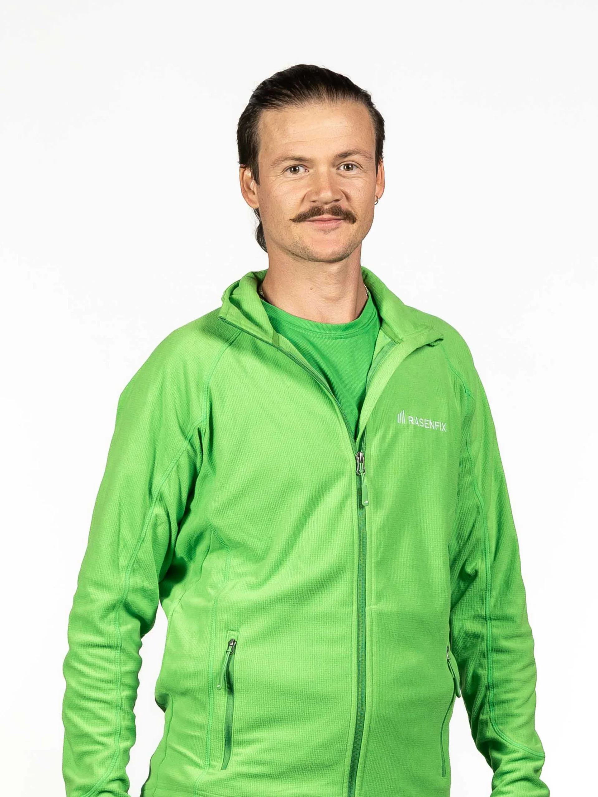 Dach begrünen. Natur lieben. Dich glücklich sehen. Das Team. Dach begrünen. Natur lieben. Dich glücklich sehen. Das Team.