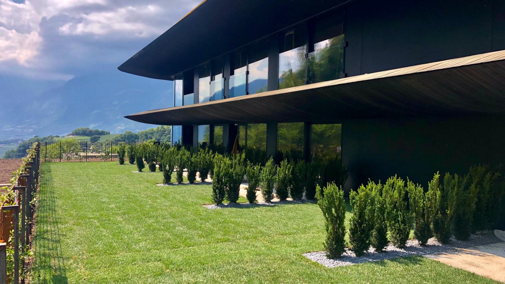 Gartengestaltung in Südtirol? Rasenfix!