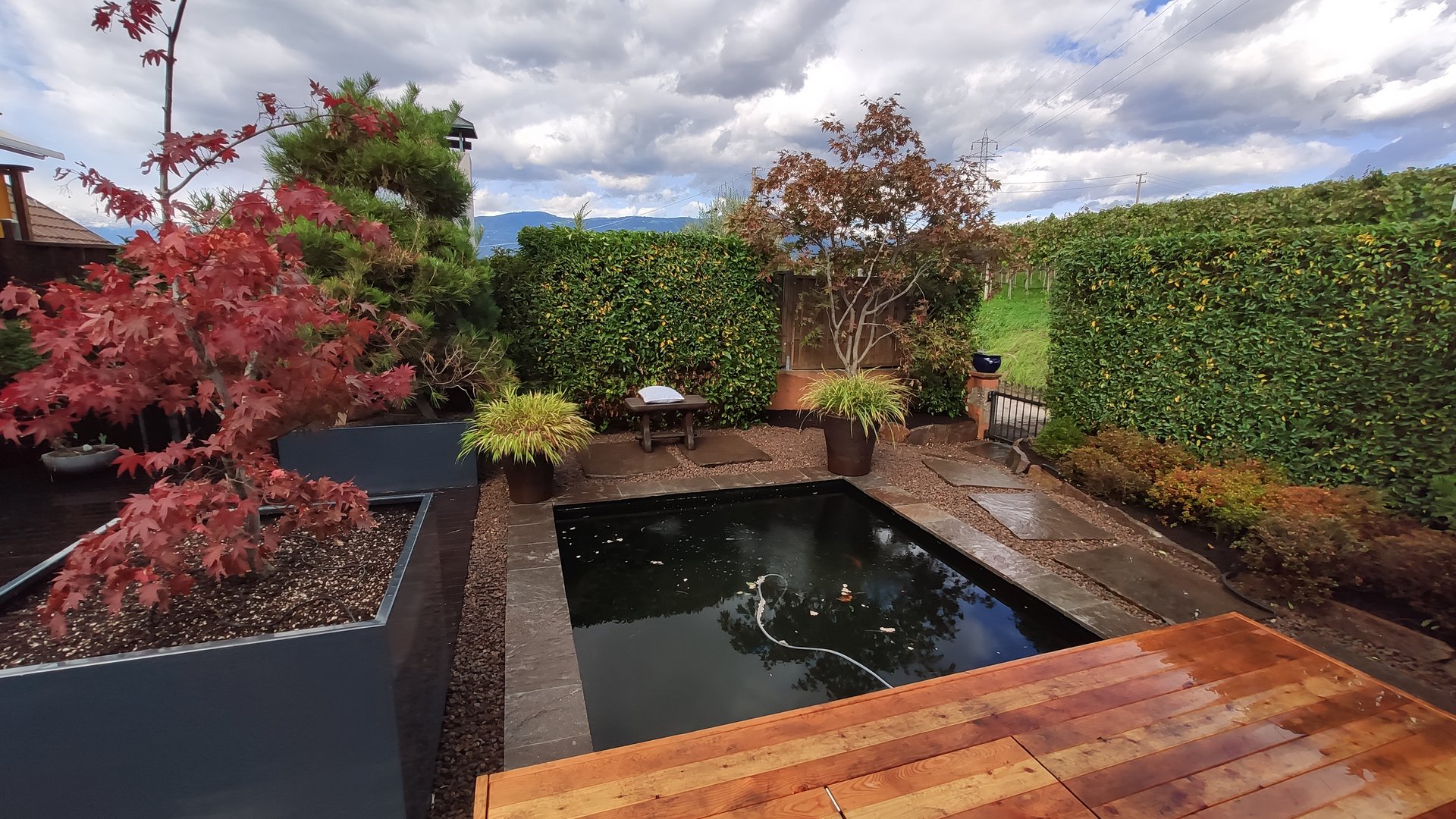 Gartenbrunnen & Gartenteiche vom Profi Gartenbrunnen & Gartenteiche vom Profi