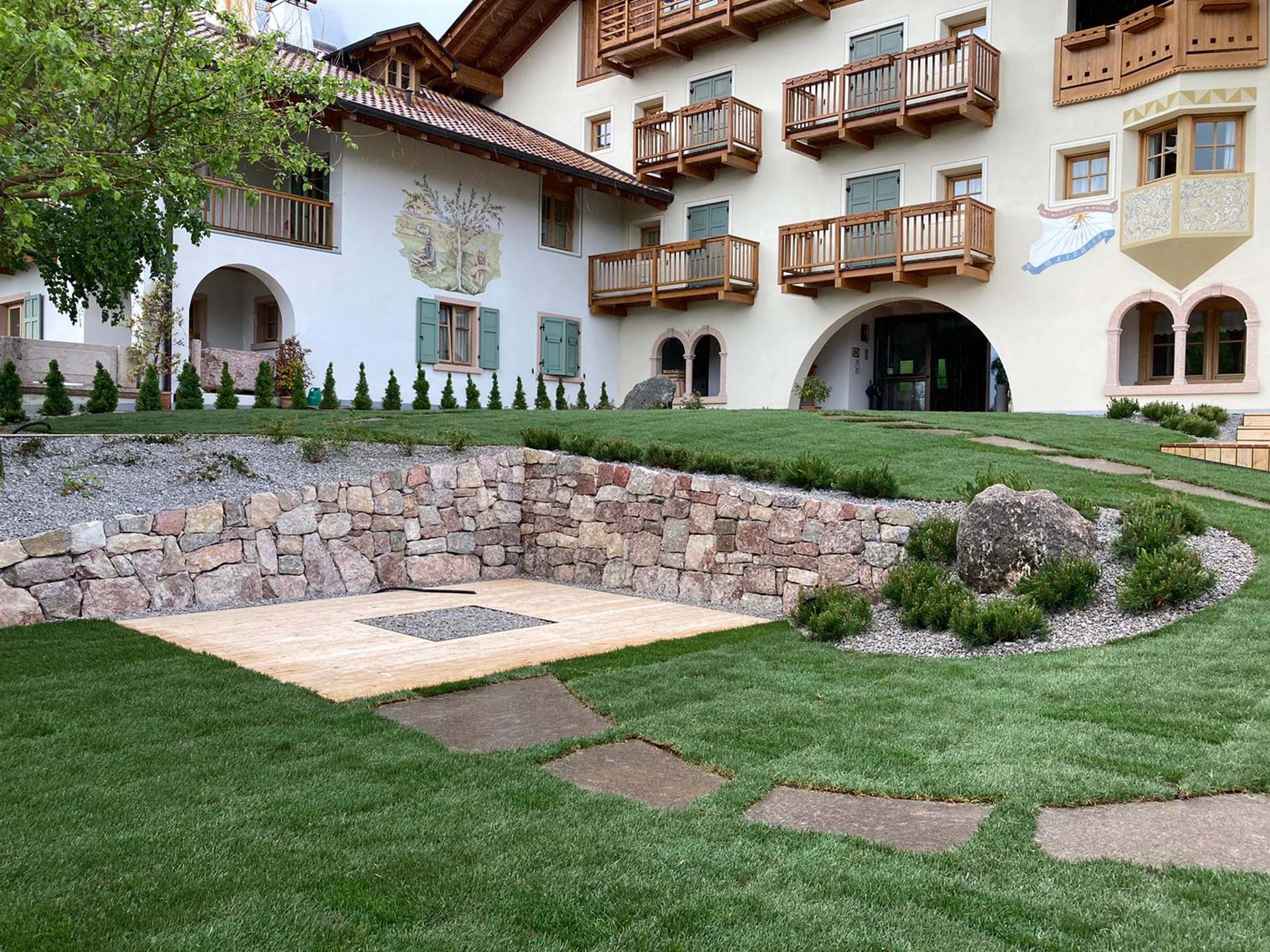 Garni Lilly Garni Lilly